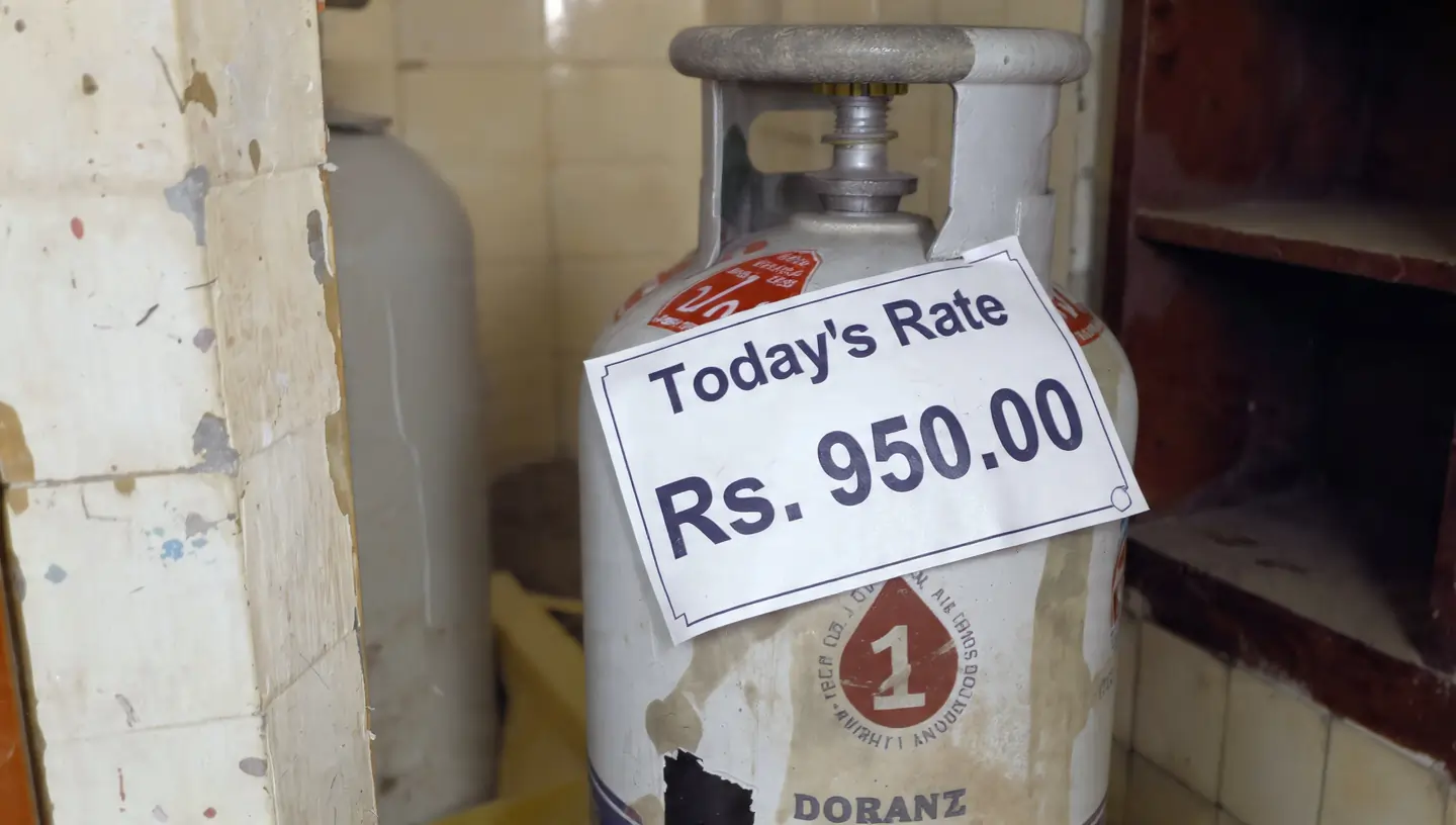 Maharashtra LPG gas cylinder price today for domestic and commercial use